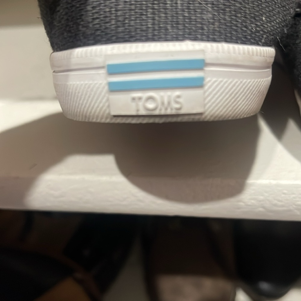 Toms Black Women’s Sneakers with Buckle
New without tag - Picture 3 of 4